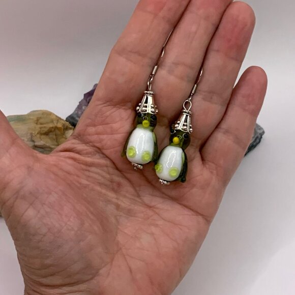 Green Penguin Lampwork Glass Bead Handmade Pierced Earrings LR155 - Picture 4 of 5